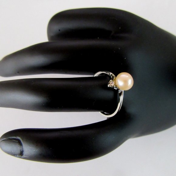 Faux pearl solitare ring with rhinestone - NOS - Picture 3 of 6